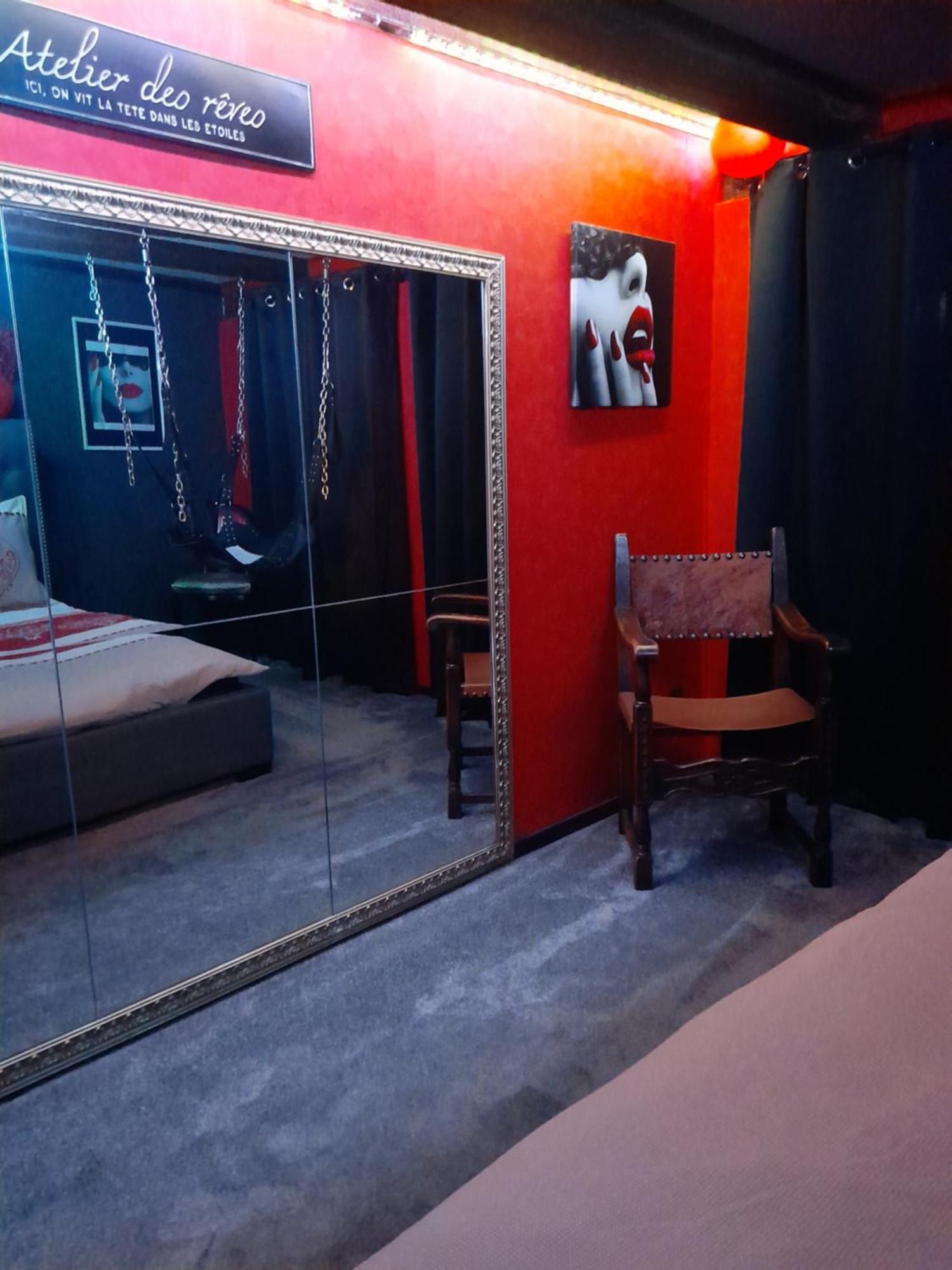 Love Room Le Rouge Et Noir Barr Exterior foto